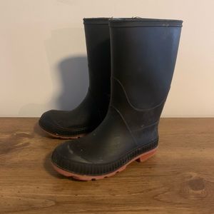 Black Rainboots